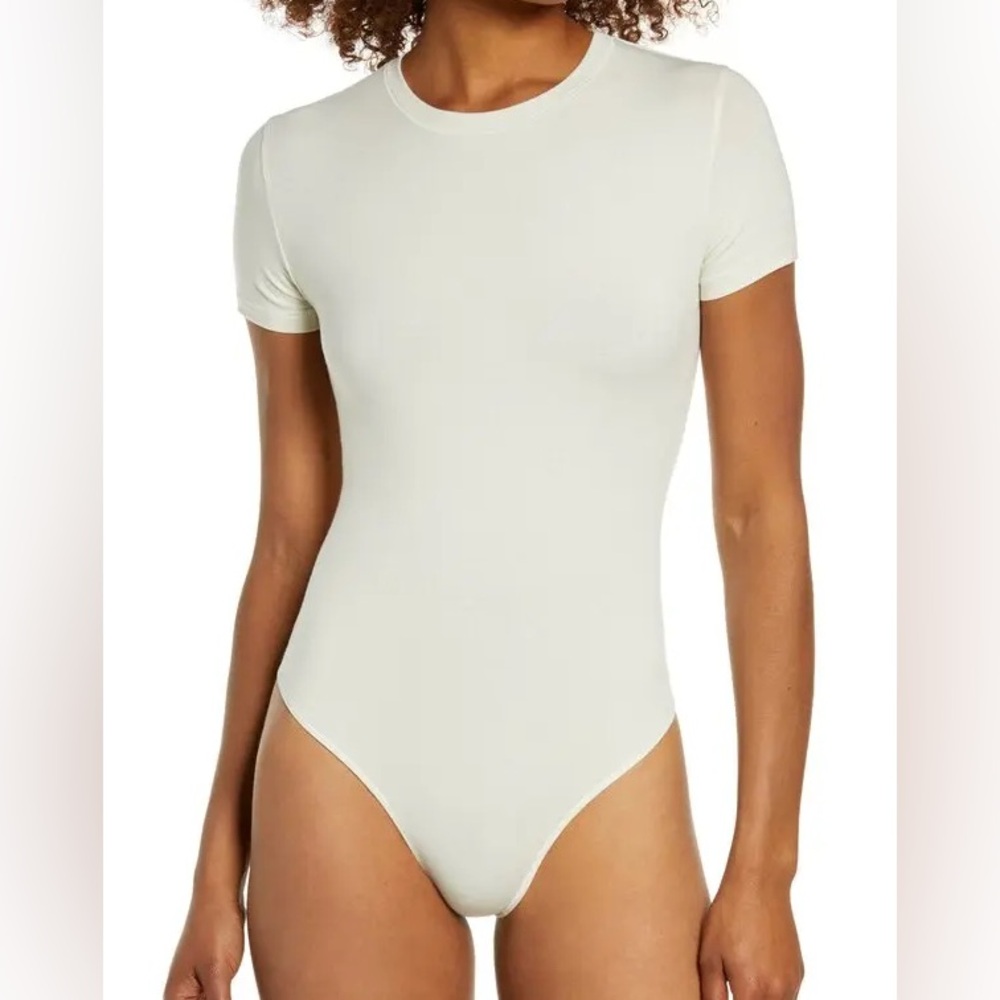 EUC SKIMS T-Shirt thong bodysuit in Bone size Large neutral